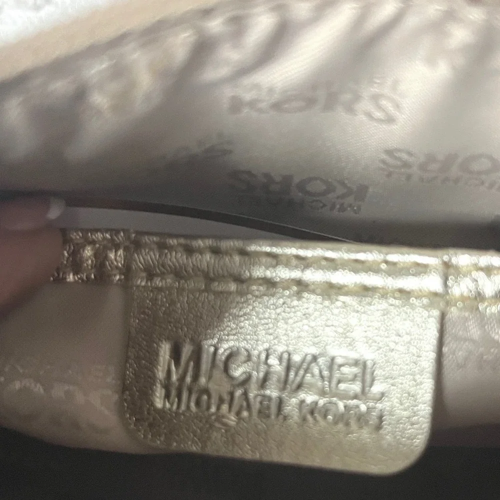 Michael Kors Gold Metallic Limited Edition‎ Makeup Bag Charm Pull READ